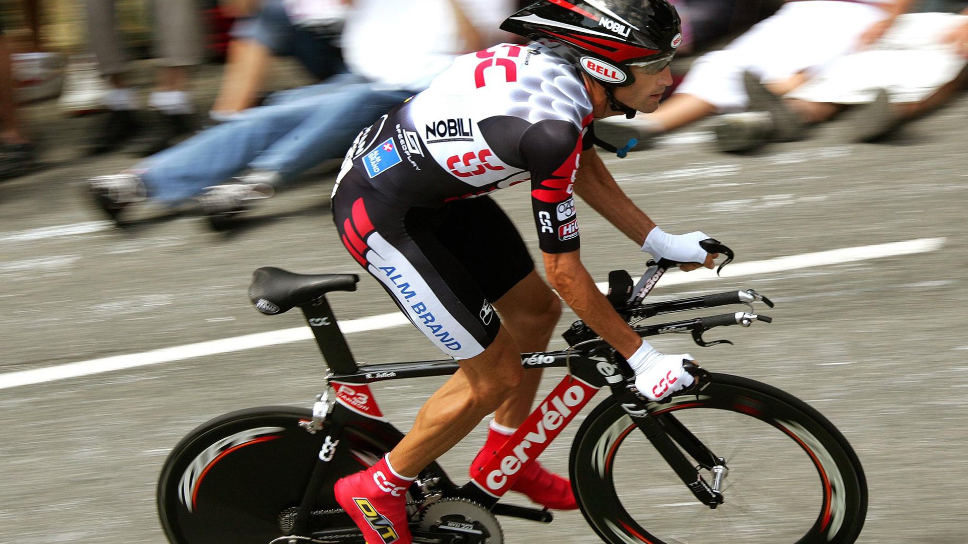 凯尔·查默斯精彩表现助力团队荣誉，凯尔查尔莫斯游泳