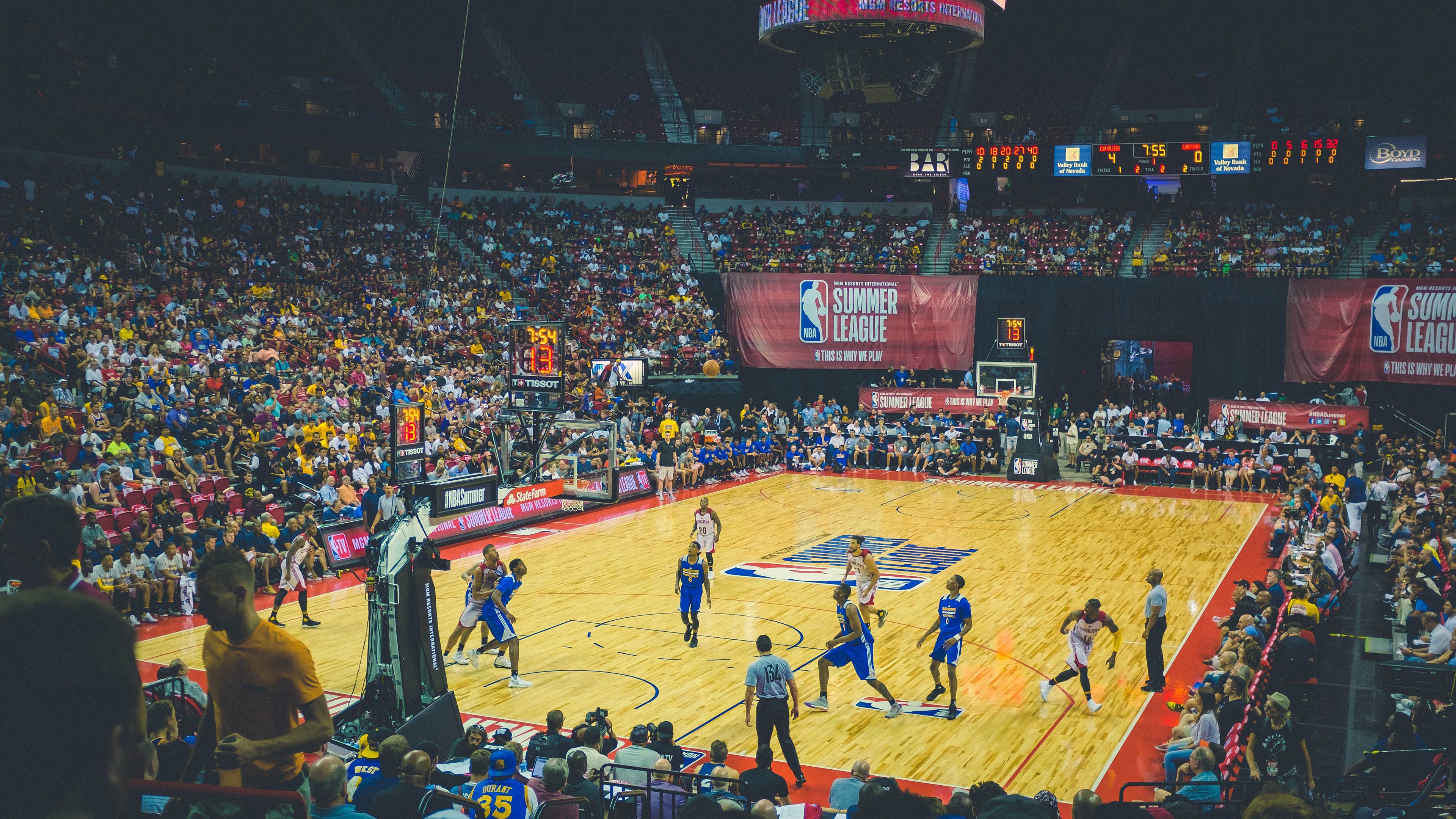 弗朗索瓦·霍尔茨豪伊泽：出色的视野和精准的传球是南非队进攻的保证